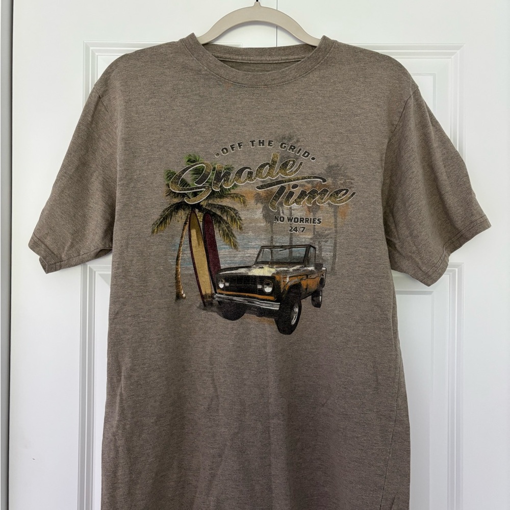 Newport Brown Short Sleeve Tee with Vintage Graphic